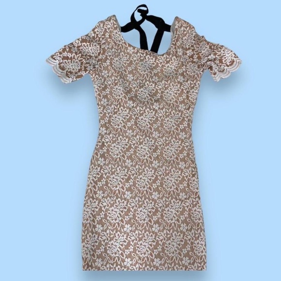 white lace dress with bow - Picture 1 of 4